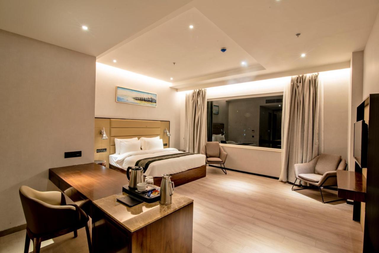 Enrise By Sayaji Hotel