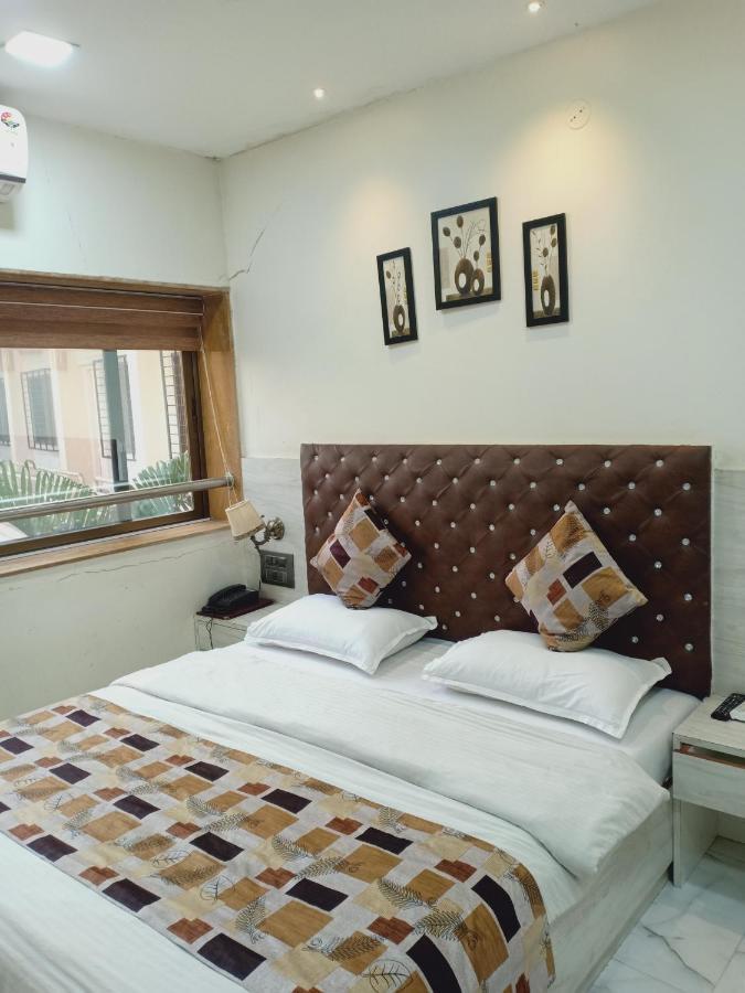 Royale Heritage 3*