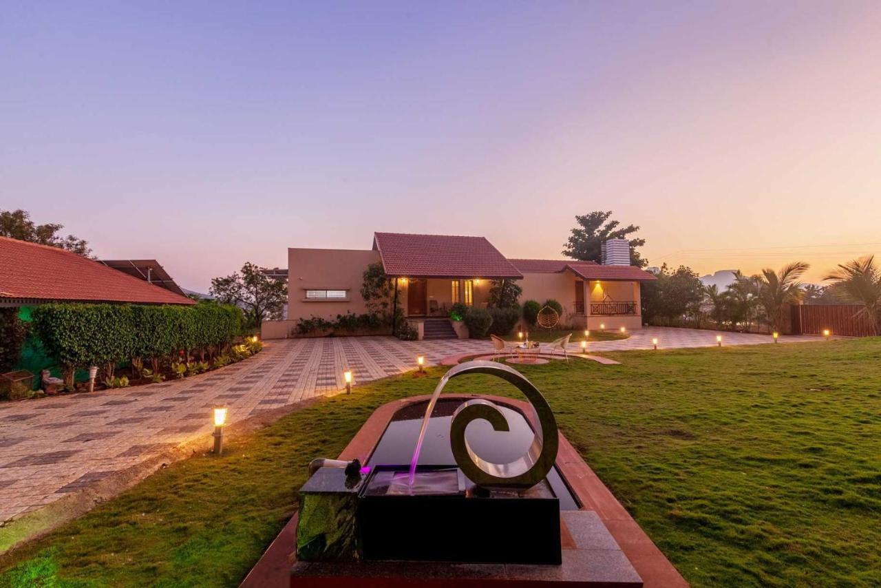 Luna By Stayvista - Lakeside Charm With Terrace, Lush Lawn & Modern Decor Villa