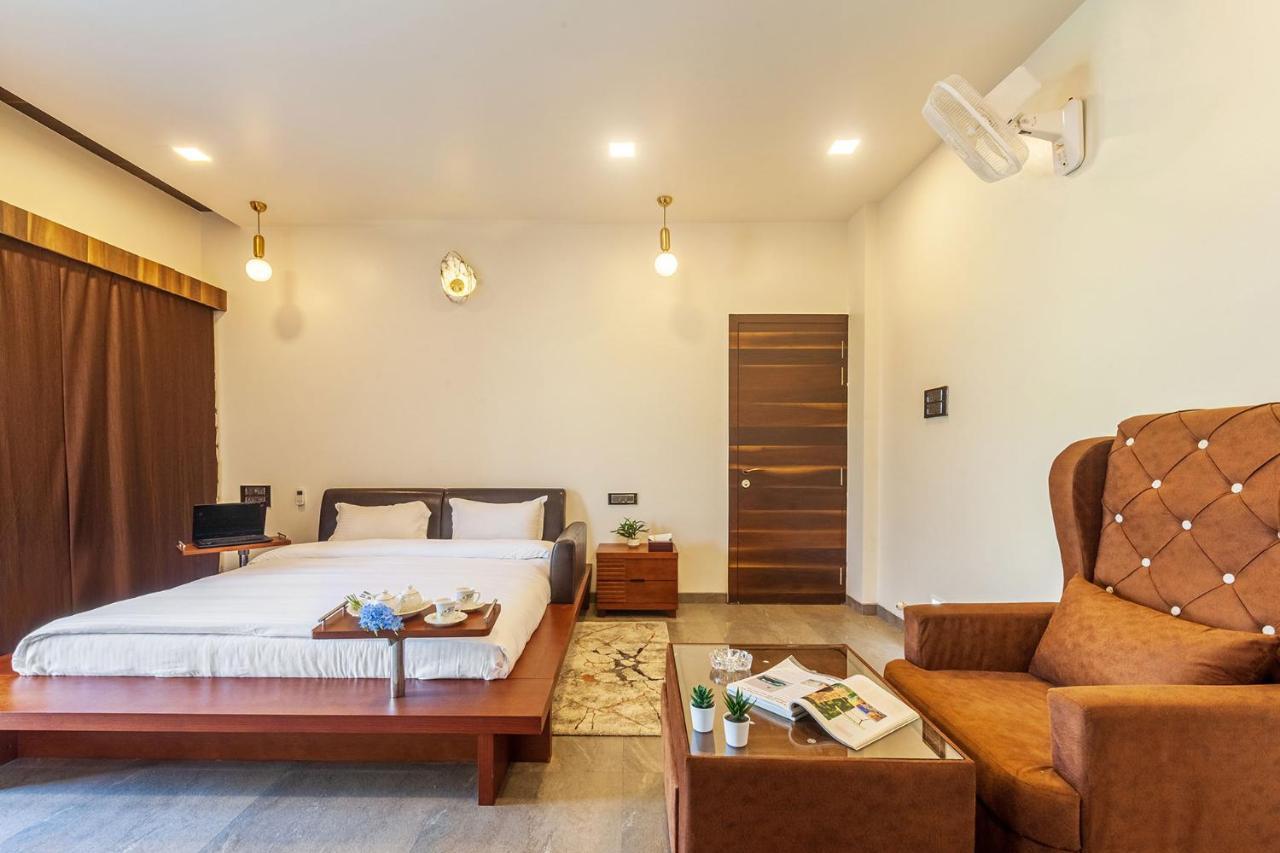 Villa Stayvista's Cobblestone With Pool, Terrace & Gazebo Nashik