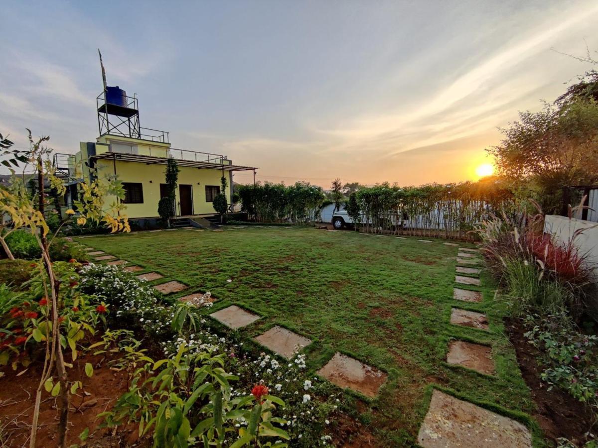 Bed & Breakfast Tripvana Patio Nashik