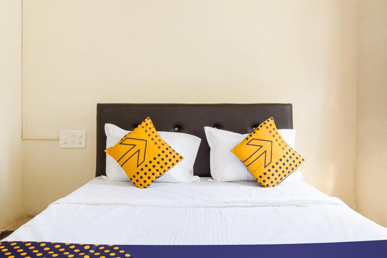 Spot On 73210 Sanket Lodging 2* Nashik