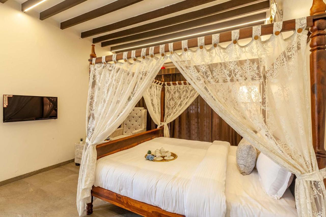 Villa Stayvista's Cobblestone With Pool, Terrace & Gazebo