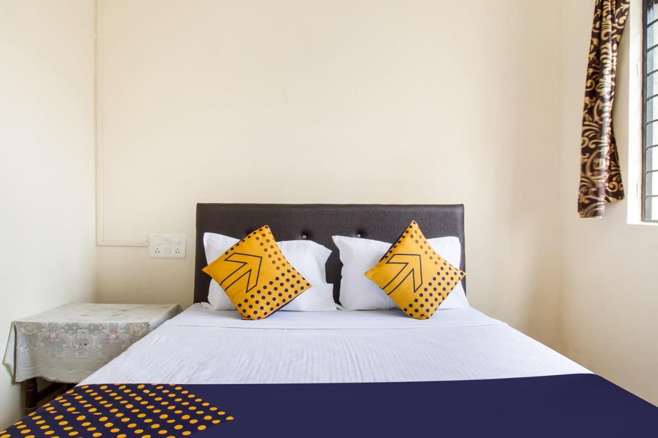 Spot On 73210 Sanket Lodging 2* Nashik