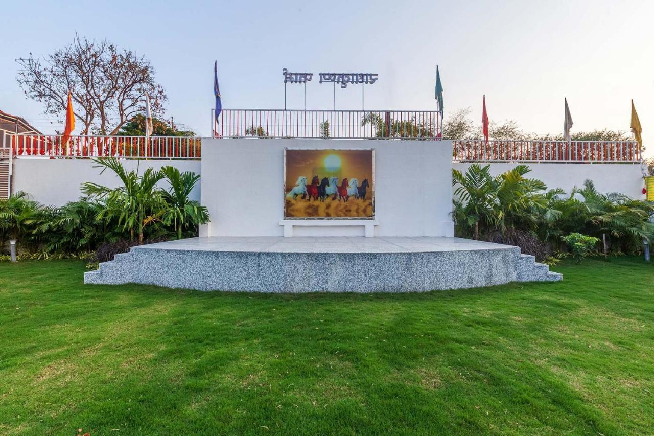 Stayvista's Cobblestone With Pool, Terrace & Gazebo * Nashik
