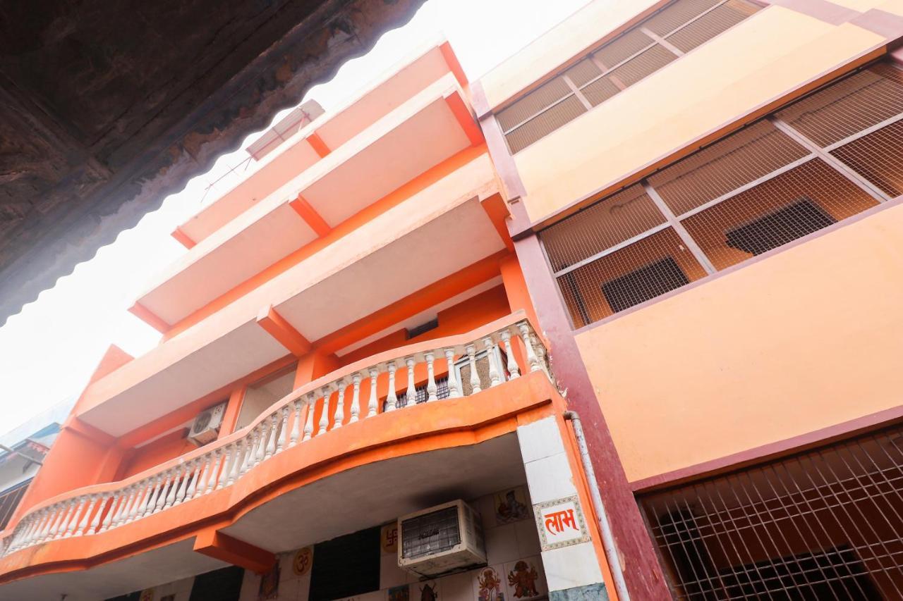Hotel Vaccinated Staff - Collection O 41226 Ramji's Residency Gole Colony