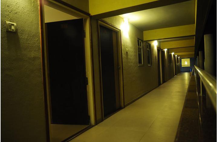 Hotel Palms Residency