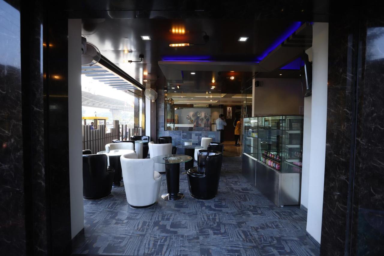 Hotel Seven Sky,
