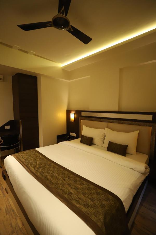 Hotel Seven Sky,