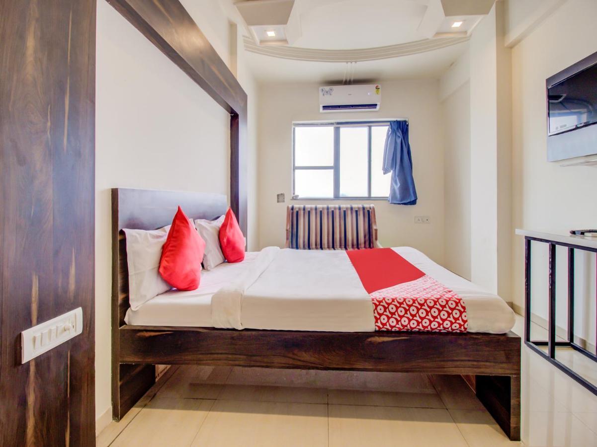 Oyo 76251 Swagat 3* Nashik
