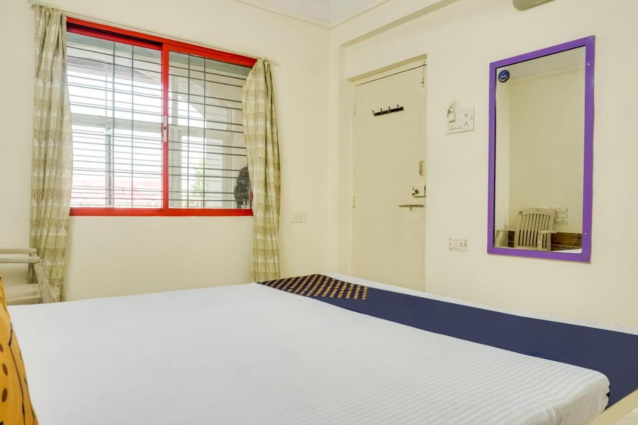 Hotel Spot On 48335 Kuber Nashik