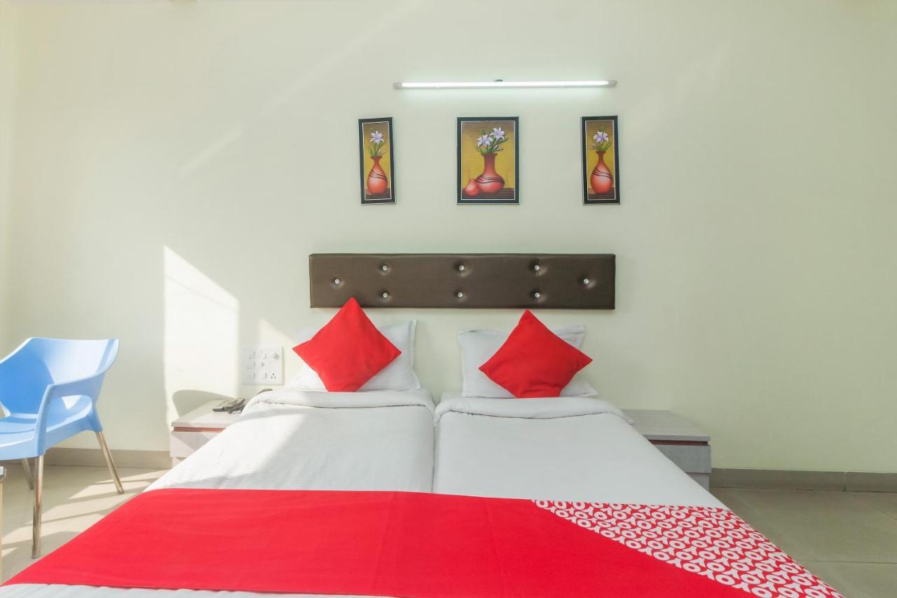 Flagship 4387 Theem Plaaza Nashik