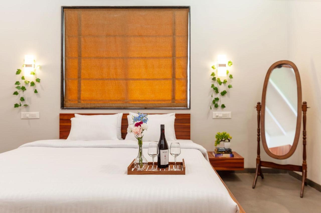 Stayvista's Eva - Lakeside Luxury With Modern Decor, Pool & Expansive Lawn - Near Sula Villa Nashik