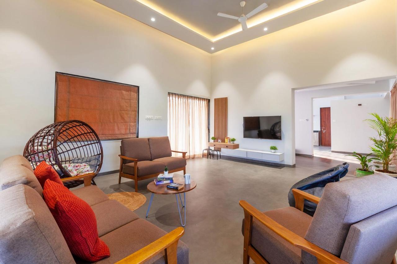 Stayvista's Eva - Lakeside Luxury With Modern Decor, Pool & Expansive Lawn - Near Sula Villa Nashik