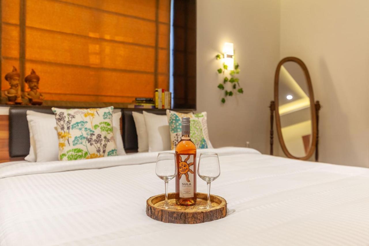 Stayvista's Eva - Lakeside Luxury With Modern Decor, Pool & Expansive Lawn - Near Sula Nashik