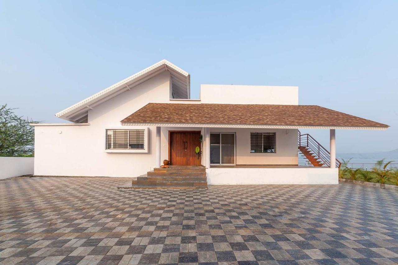 Stayvista's Eva - Lakeside Luxury With Modern Decor, Pool & Expansive Lawn - Near Sula