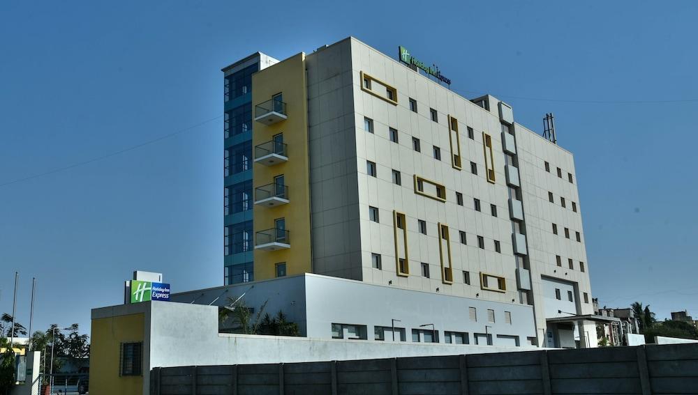 Express Indira Nagar By Ihg 3*