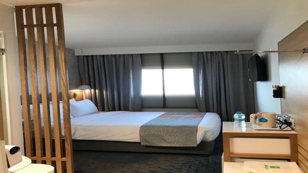 Express Indira Nagar By Ihg