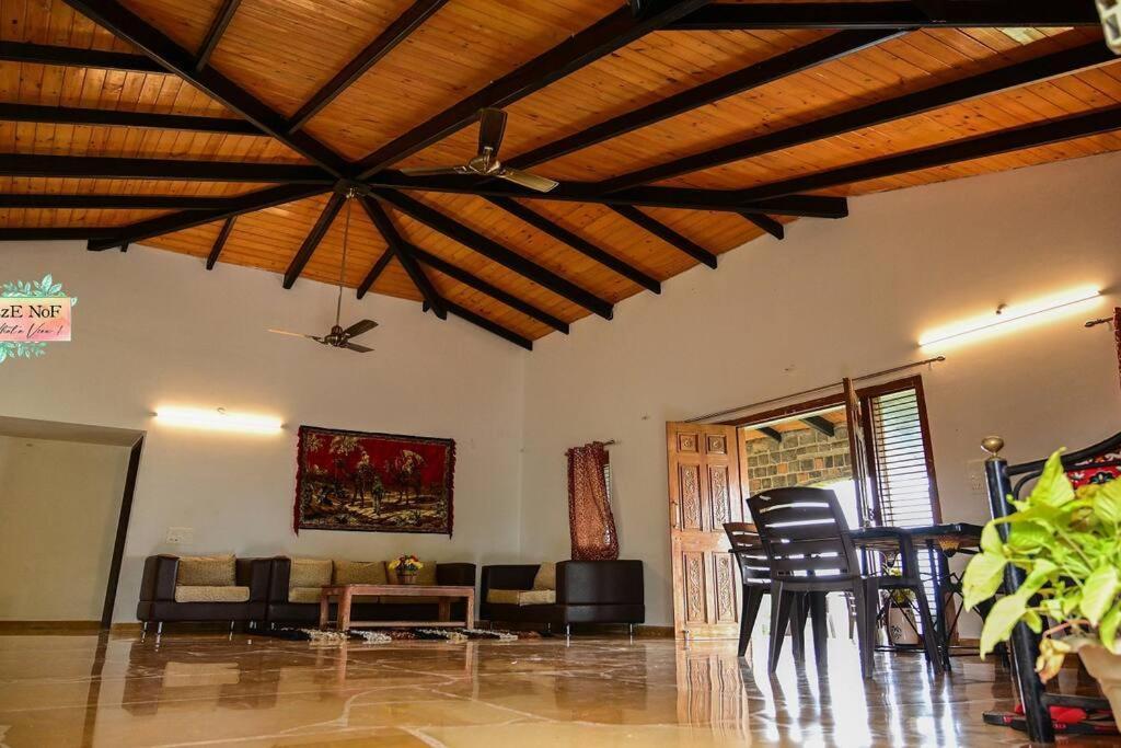 Villa Eze Nof - A Hilltop With 360º Water View Nashik