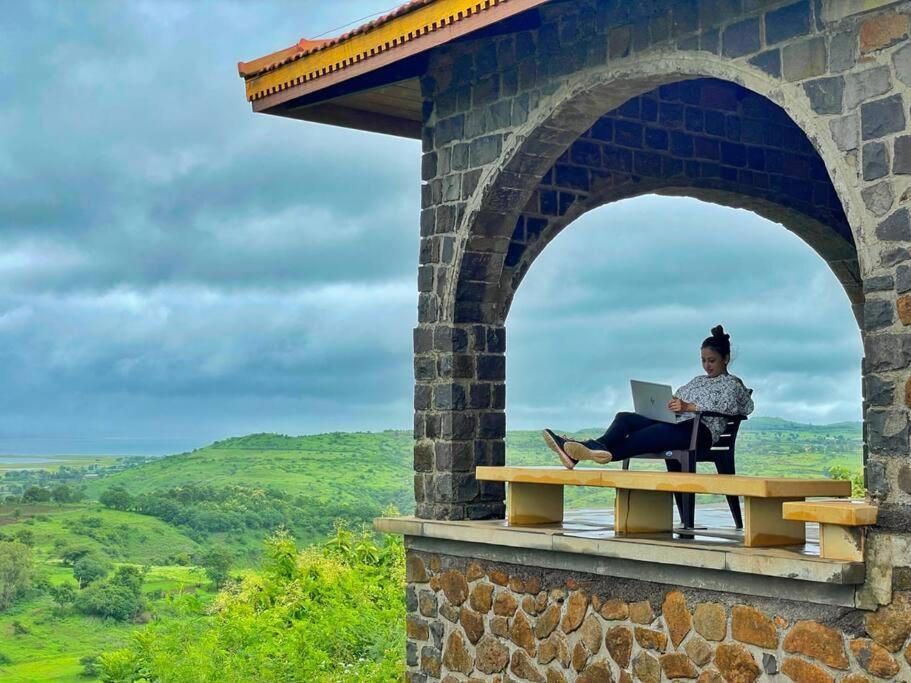 Eze Nof - A Hilltop With 360º Water View Villa Nashik