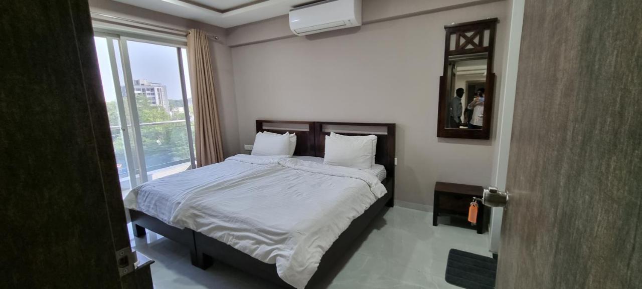Status Homeaway Service Apartment *