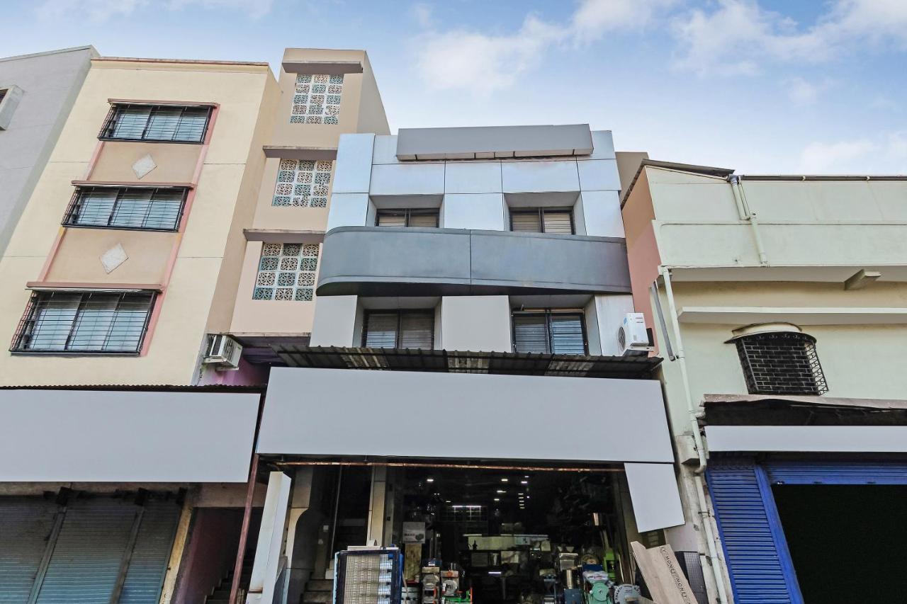 Oyo Flagship 22650 Ashirwad Hotel 3*