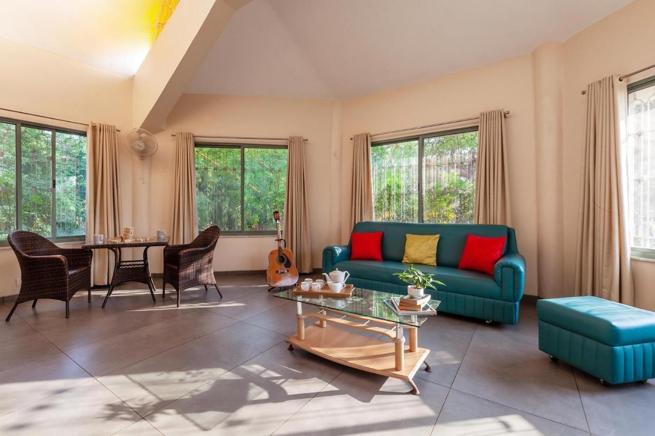 Morning Dew Retreat: Stayvista's Modern Oasis With Pool And Indoor Games Villa