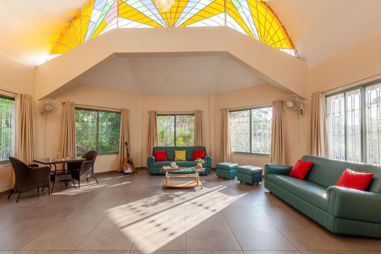 Morning Dew Retreat: Stayvista's Modern Oasis With Pool And Indoor Games