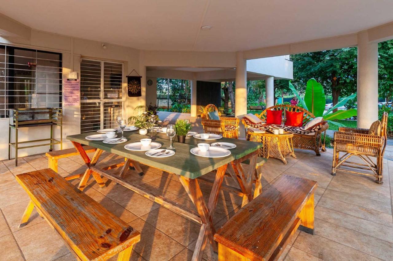 Morning Dew Retreat: Stayvista's Modern Oasis With Pool And Indoor Games Villa