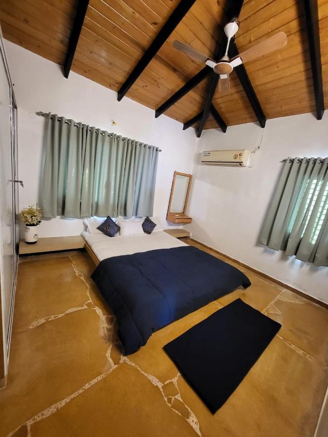 Villa Eze Nof - A Hilltop With 360º Water View Nashik