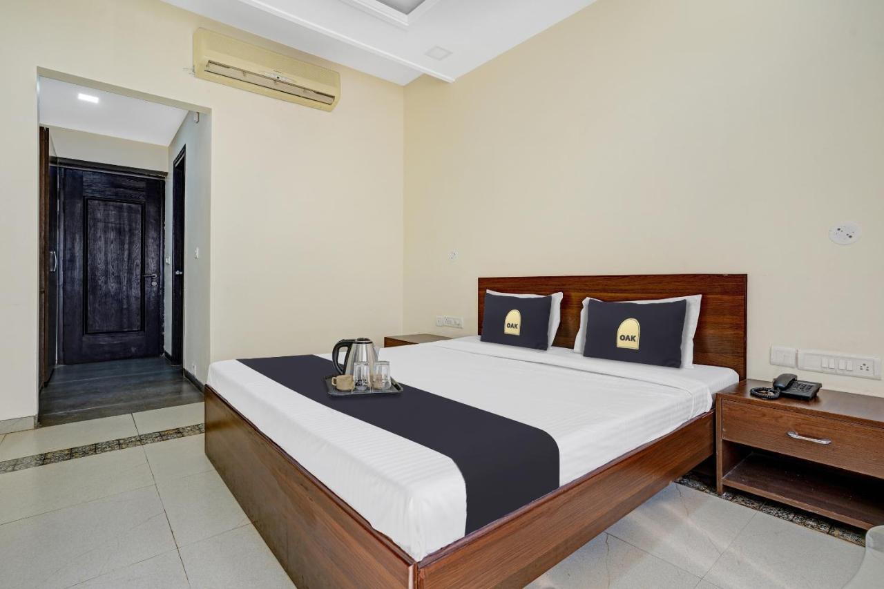 Townhouse Oak Hotel Rama Hotel