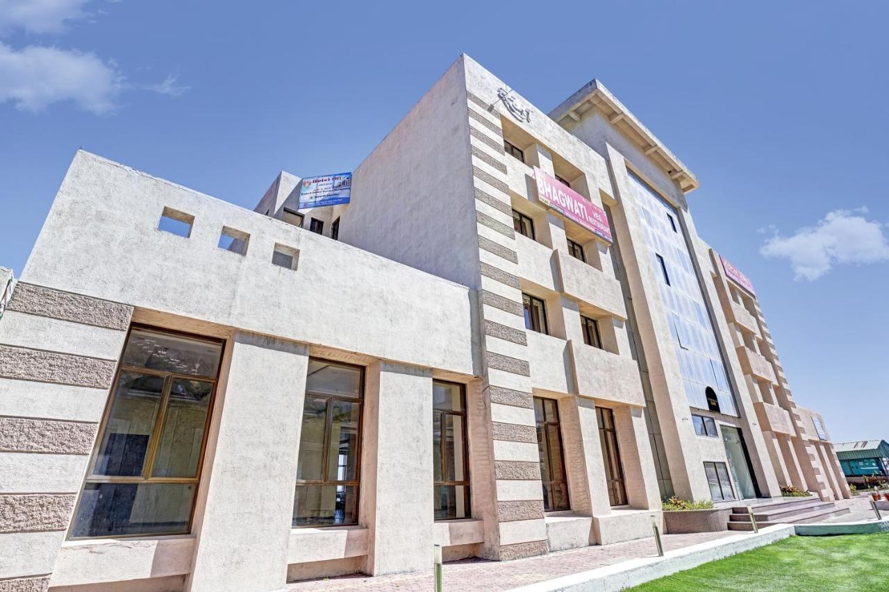 Townhouse Oak Hotel Rama Hotel 4*