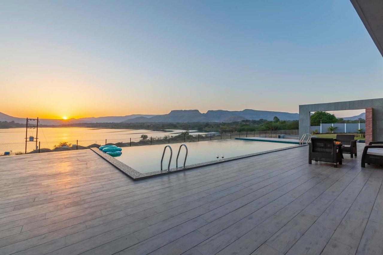 Villa Stayvista's Bellisimo Panorama: Lakeside Retreat With Infinity Pool *