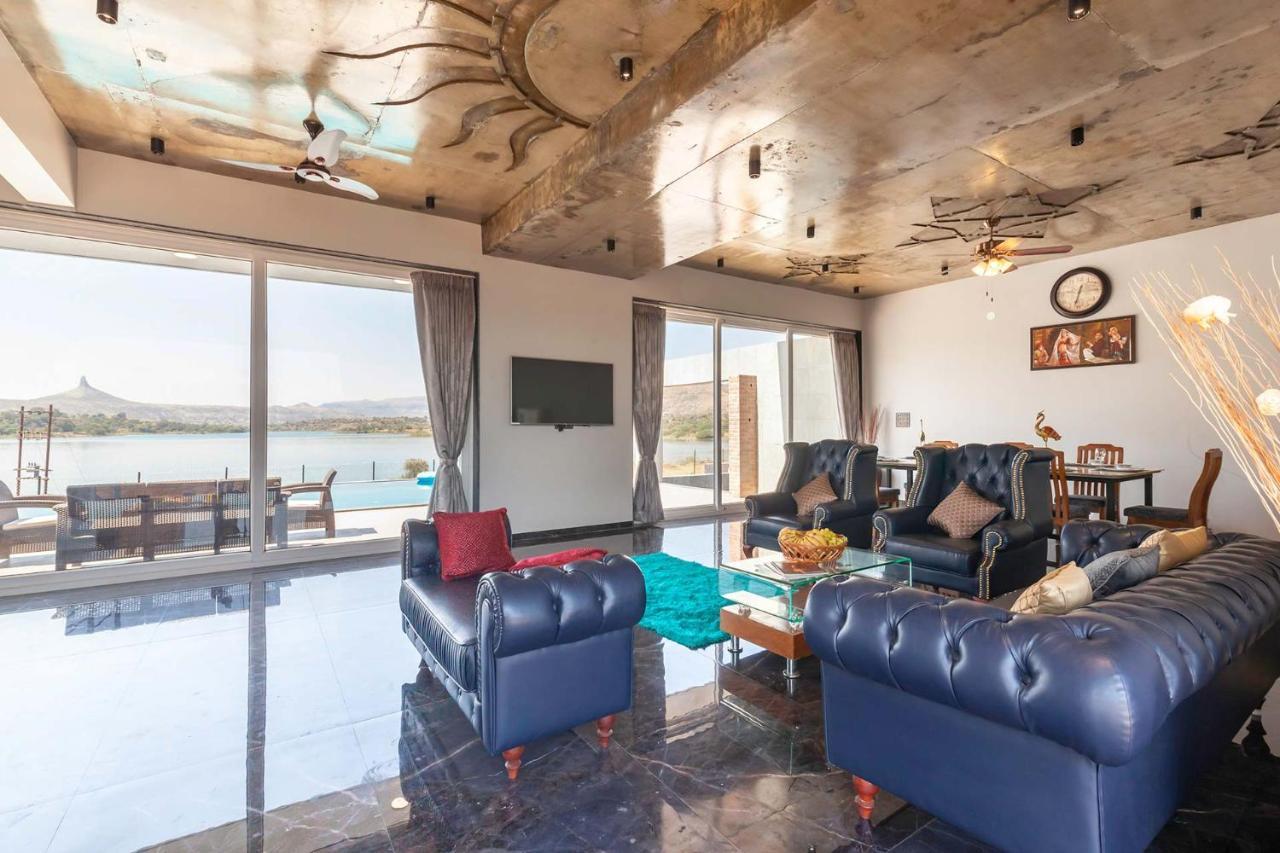 Stayvista's Bellisimo Panorama: Lakeside Retreat With Infinity Pool Villa *