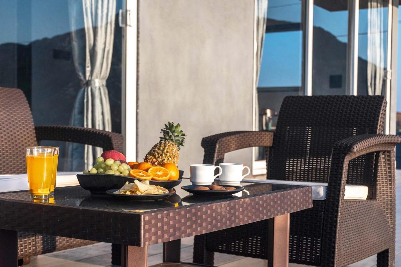 Villa Stayvista's Bellisimo Panorama: Lakeside Retreat With Infinity Pool Nashik