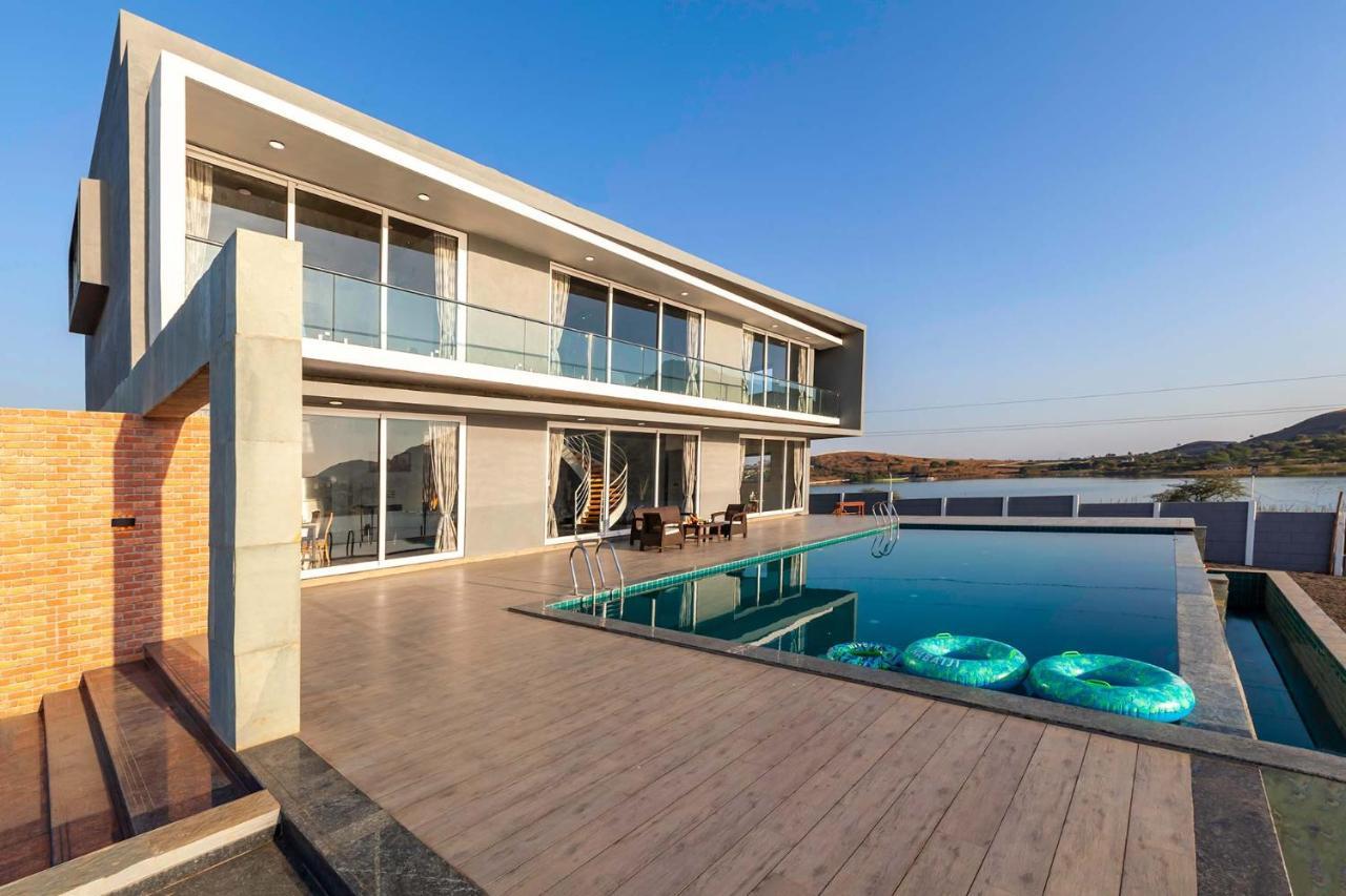 Stayvista's Bellisimo Panorama: Lakeside Retreat With Infinity Pool *