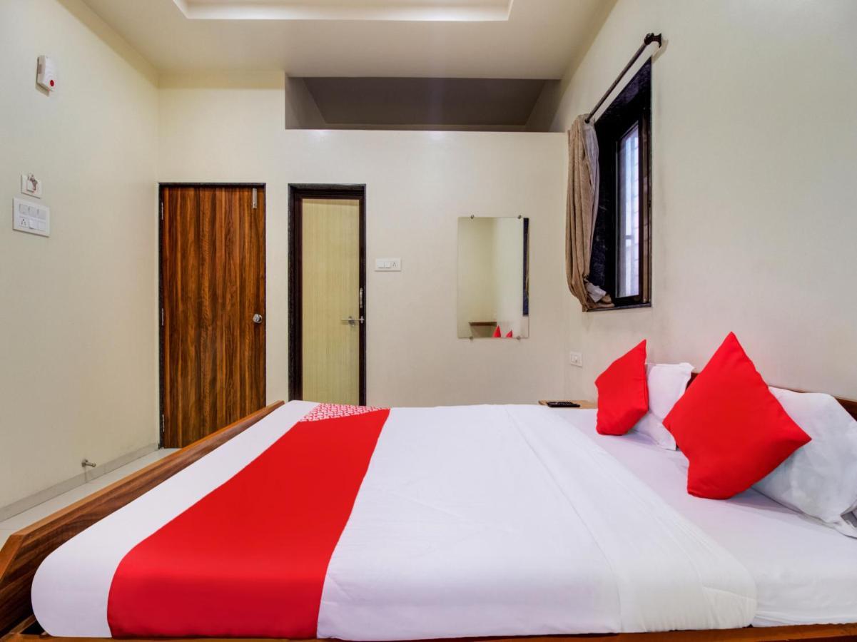 Hotel Oyo 75257 Panchami Nashik