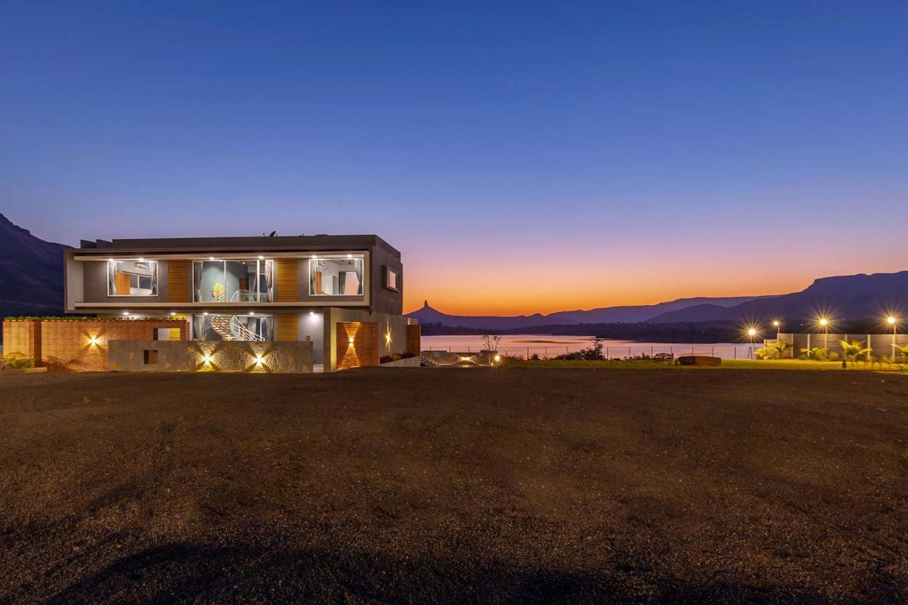 Stayvista's Bellisimo Panorama: Lakeside Retreat With Infinity Pool *
