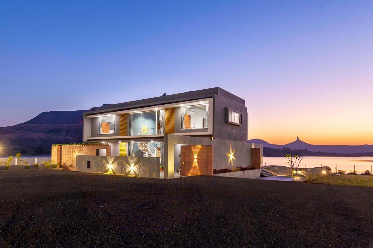 Stayvista's Bellisimo Panorama: Lakeside Retreat With Infinity Pool Villa