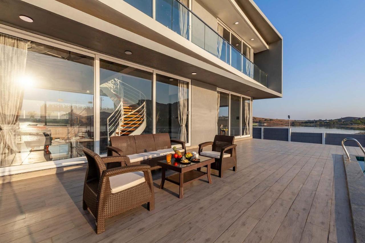 Stayvista's Bellisimo Panorama: Lakeside Retreat With Infinity Pool * Nashik