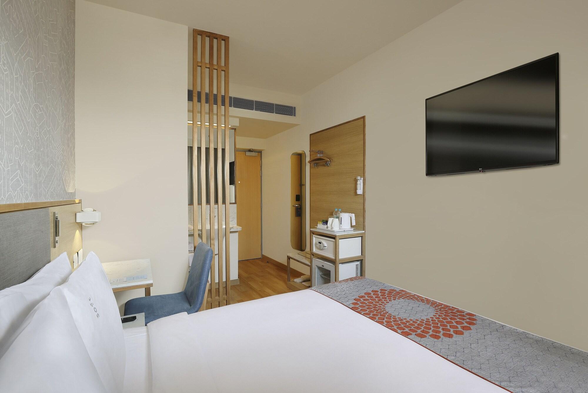 Hotel Express Indira Nagar By Ihg
