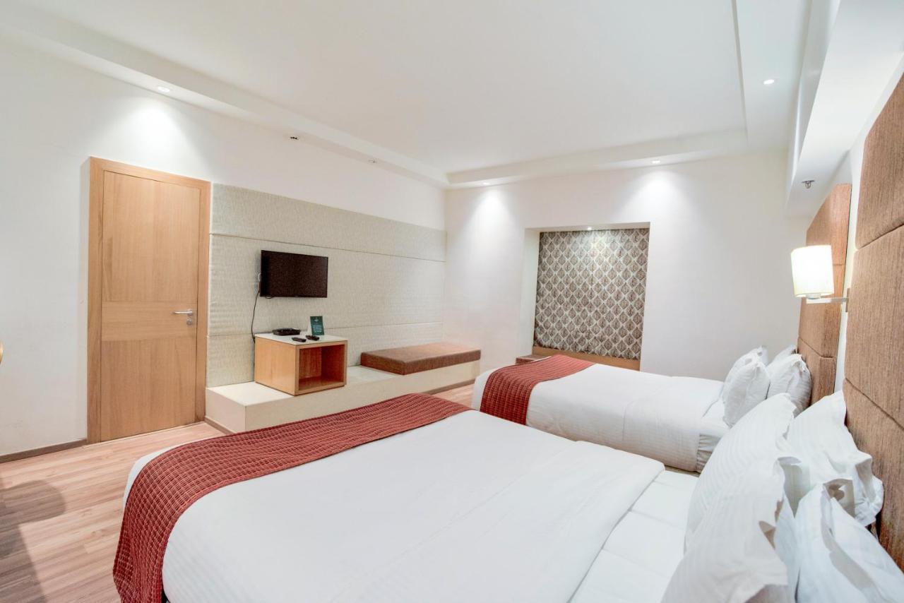 The Emerald Park Hotel 3*