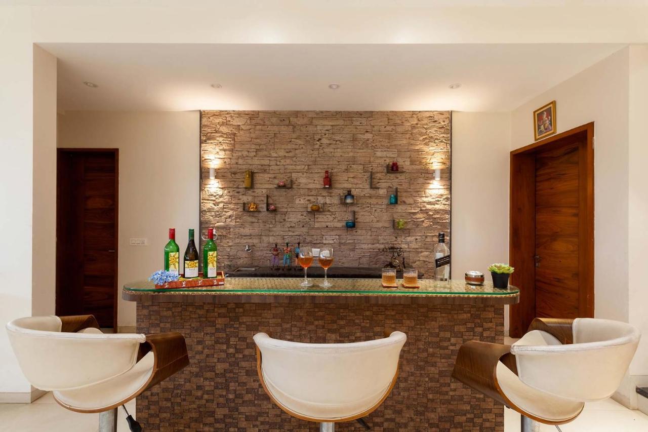 Casa Del By Stayvista - Orchards Oasis With A Pool, Spacious Lawn, Terrace & Indoor Games * Nashik