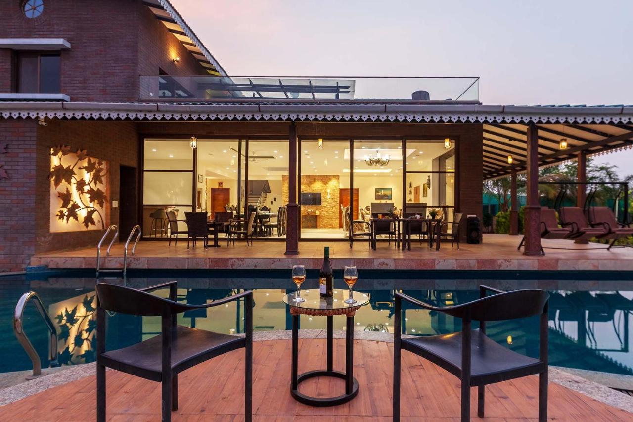 Villa Casa Del By Stayvista - Orchards Oasis With A Pool, Spacious Lawn, Terrace & Indoor Games