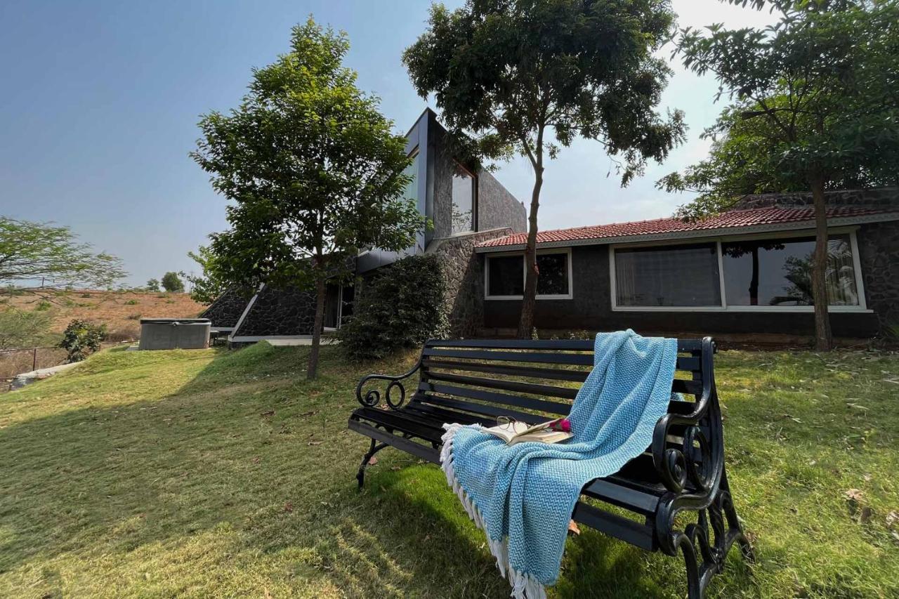 Villa Stone House Bezze By Stayvista With View, Jacuzzi & Lawn - Your Perfect Getaway *