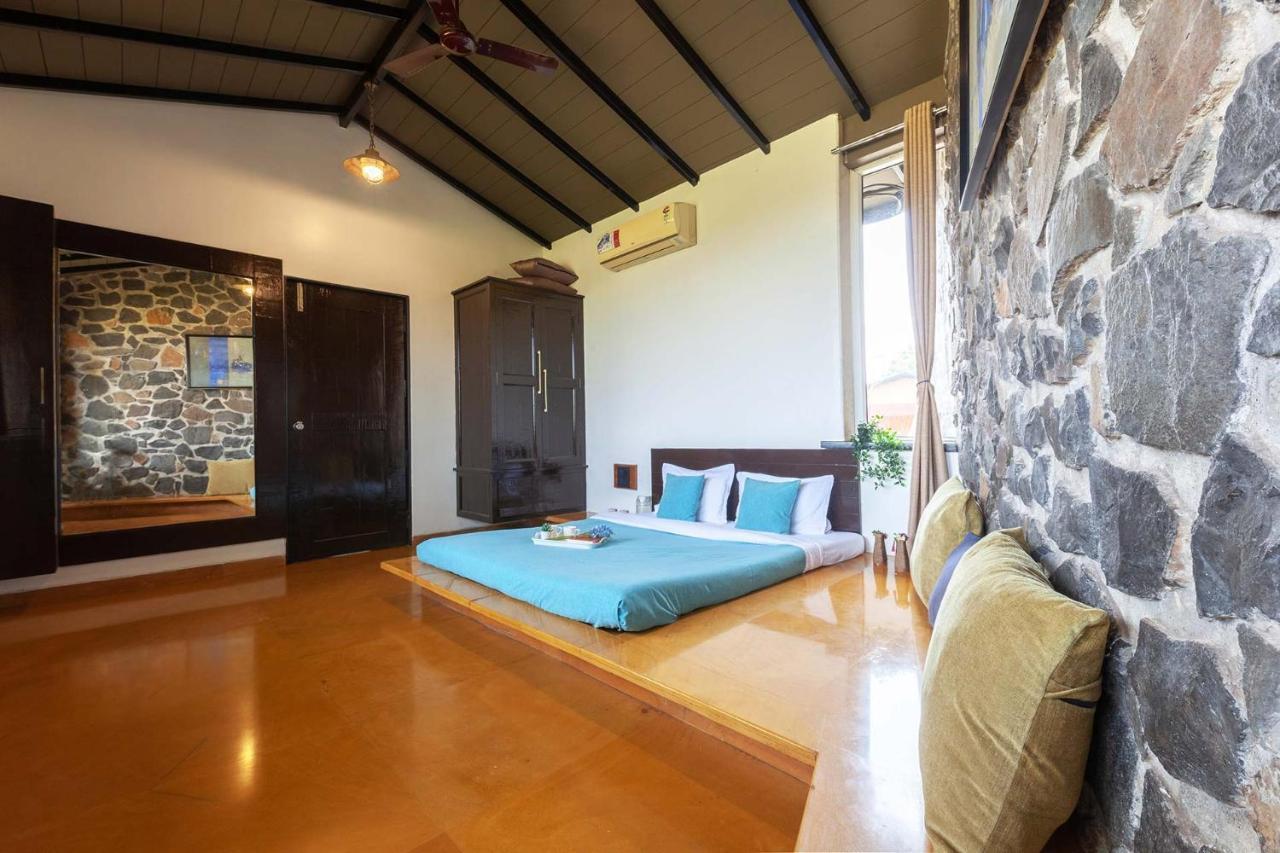 Stone House Bezze By Stayvista With View, Jacuzzi & Lawn - Your Perfect Getaway Villa Nashik