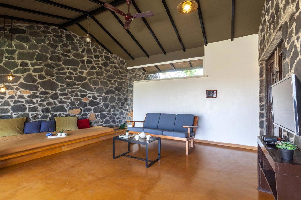 Villa Stone House Bezze By Stayvista With View, Jacuzzi & Lawn - Your Perfect Getaway *