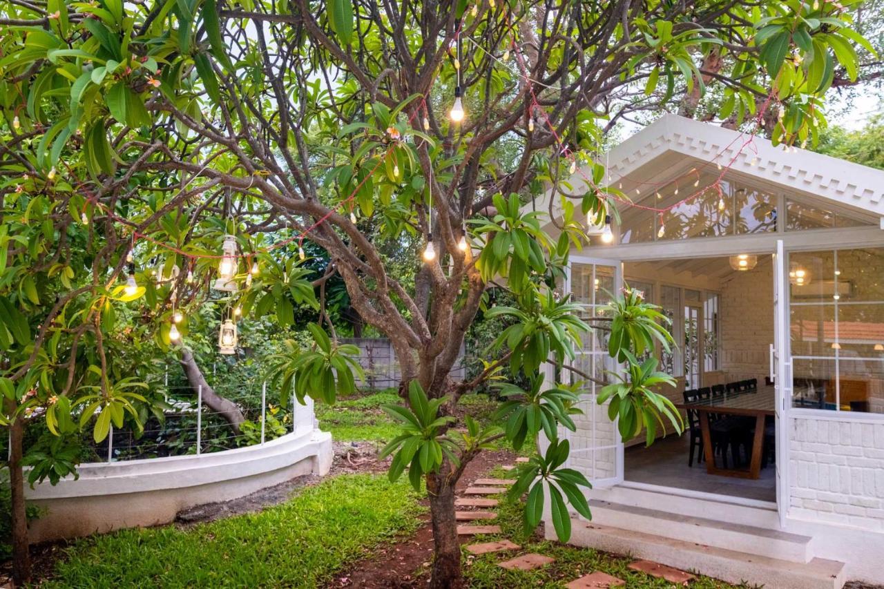 Stayvista's Villaggio - Orchard Oasis With Pool, Expansive Lawn, Patio & Indoor Activities * Nashik