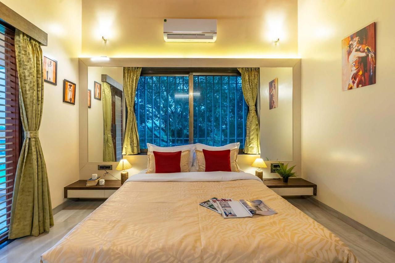Villa Coco Palm's By Stayvista - Amidst Grape Farms, Enjoy Plunge Pools, Games & A Spacious Lawn *