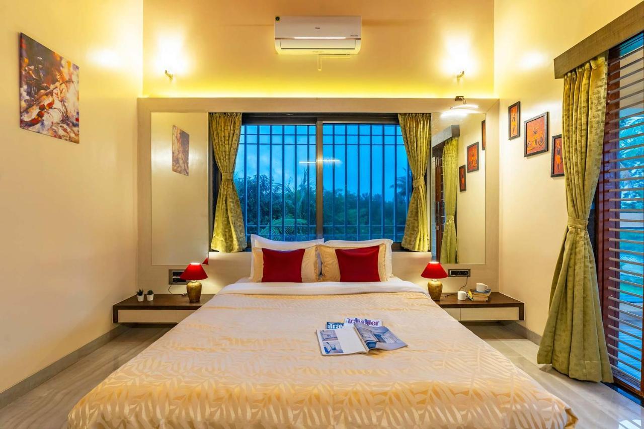 Coco Palm's By Stayvista - Amidst Grape Farms, Enjoy Plunge Pools, Games & A Spacious Lawn Villa